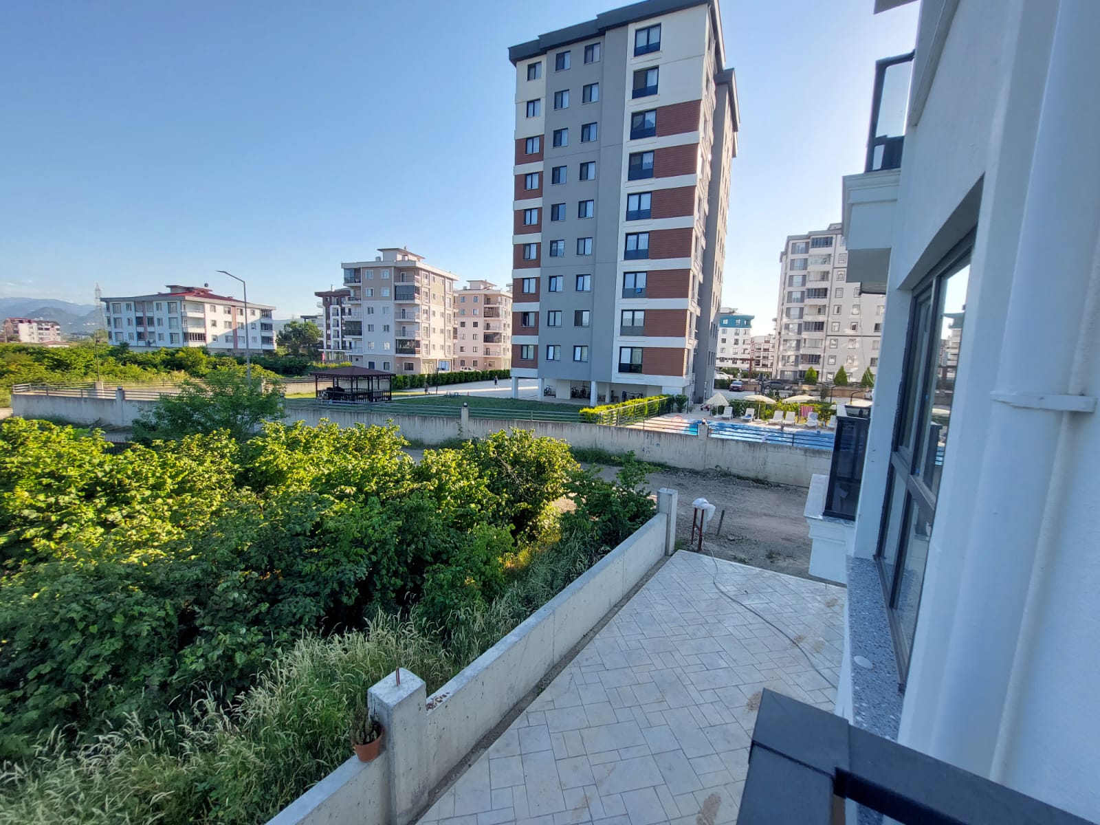 CUMHURİYET MAHALLESİ ANADOLU TEKNIK LISESI YANINDA SATILIK 1+1